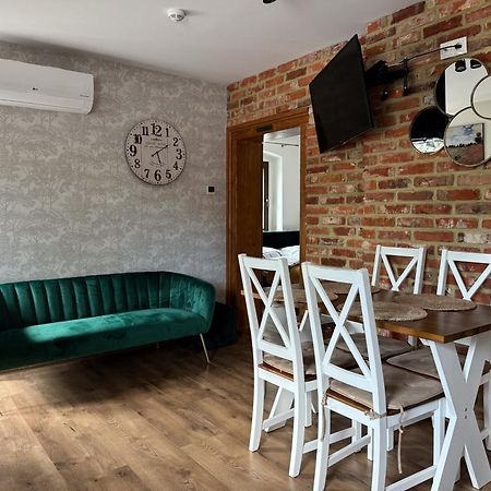 Apartamenty Komarno 46 Jacuzzi&Sauna Extérieur photo
