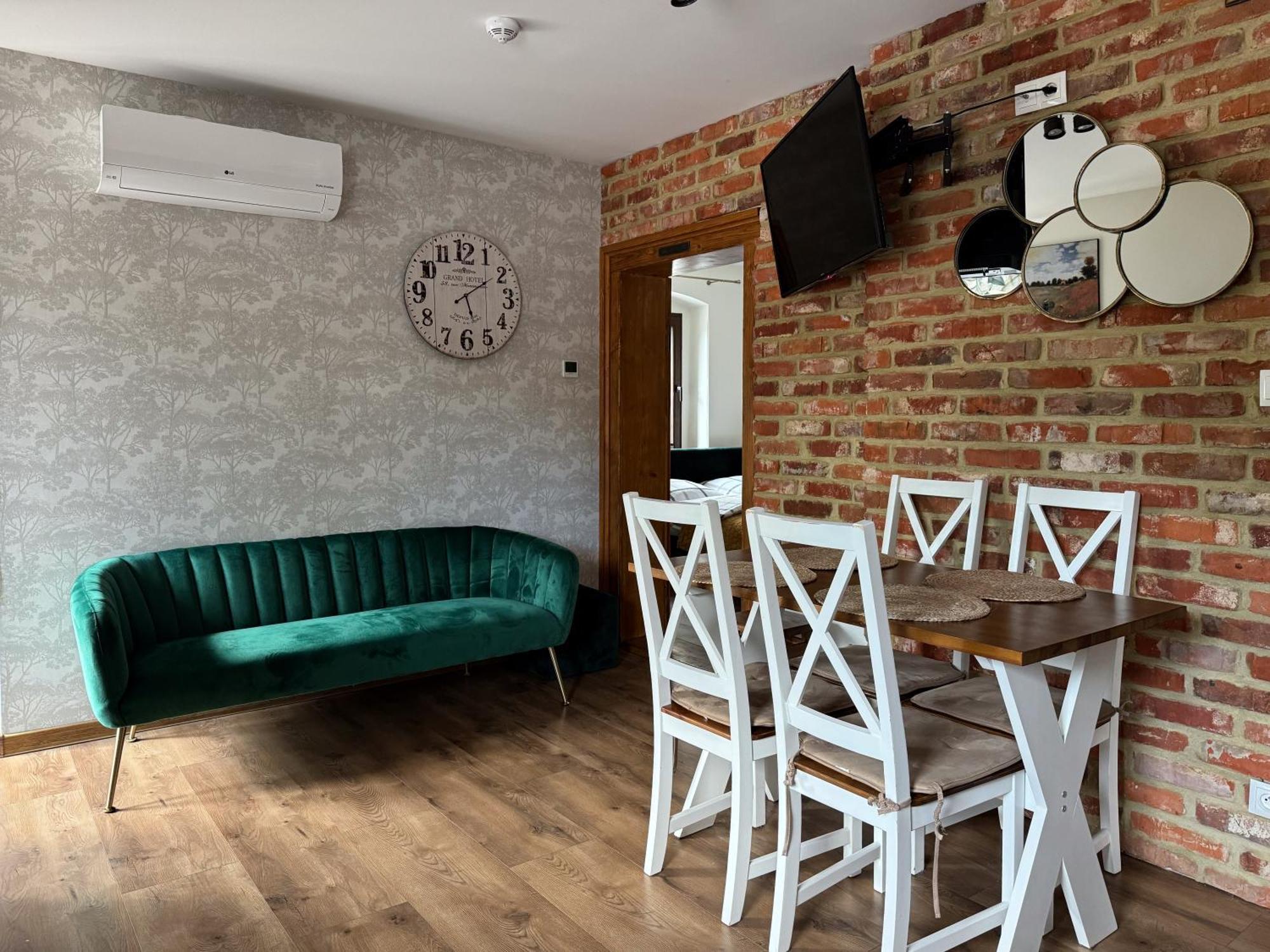 Apartamenty Komarno 46 Jacuzzi&Sauna Extérieur photo